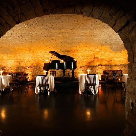 Kings Head Hotel سيرنسيستر المظهر الخارجي الصورة