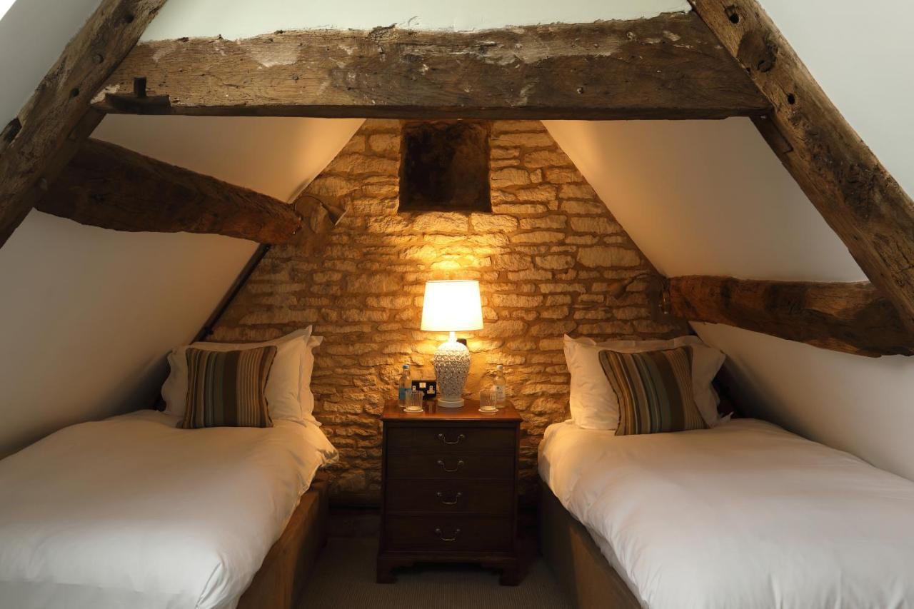 Kings Head Hotel سيرنسيستر المظهر الخارجي الصورة