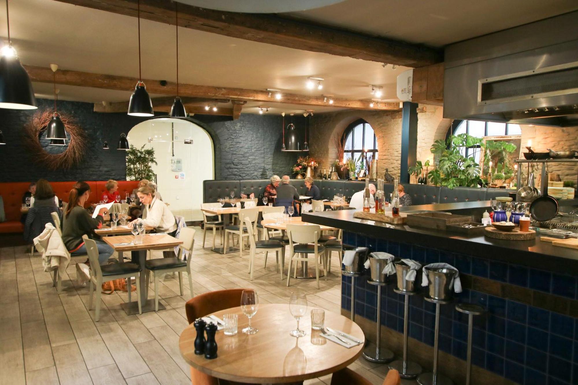 Kings Head Hotel سيرنسيستر المظهر الخارجي الصورة