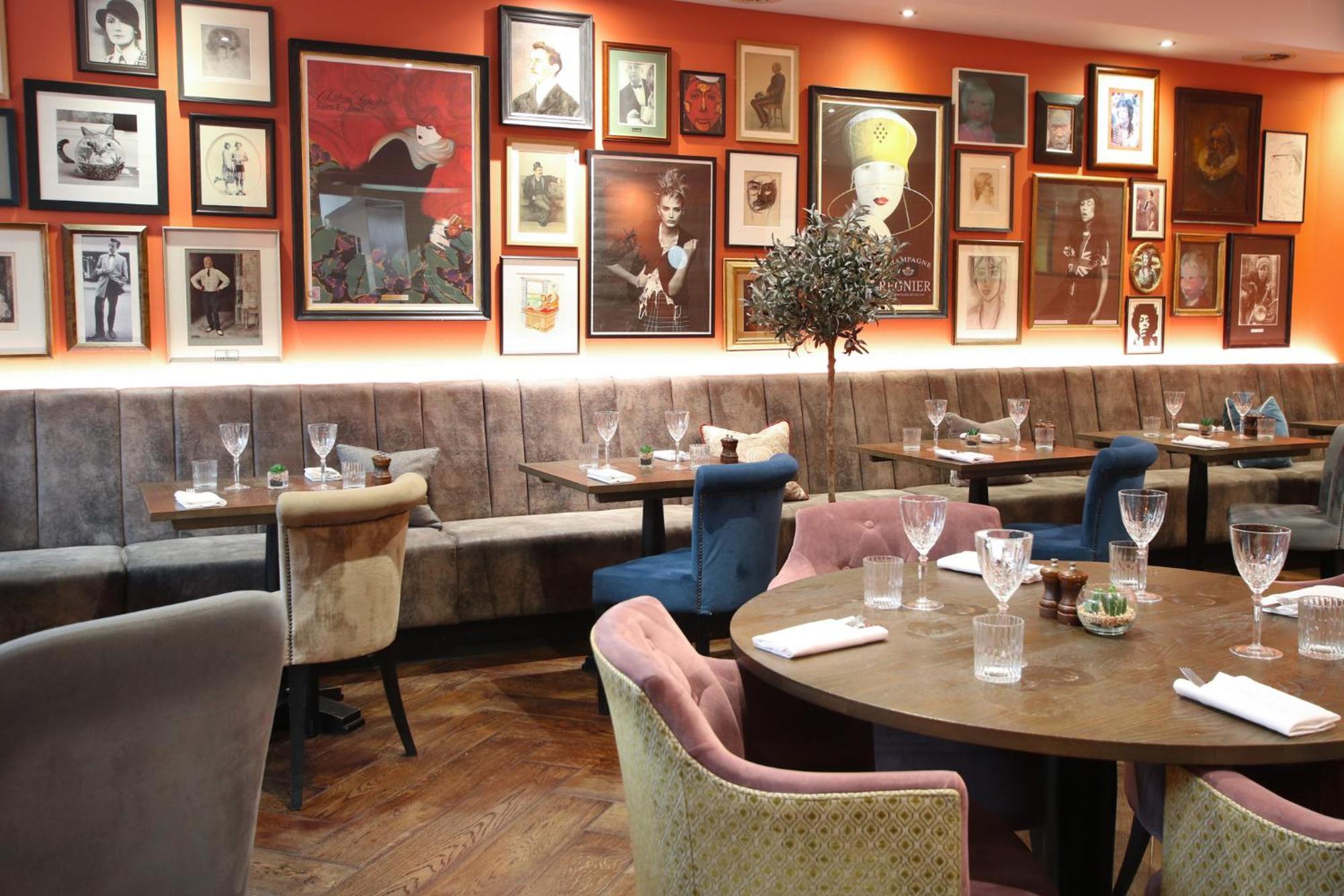 Kings Head Hotel سيرنسيستر المظهر الخارجي الصورة