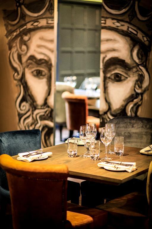 Kings Head Hotel سيرنسيستر المظهر الخارجي الصورة