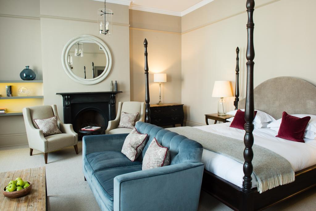 Kings Head Hotel سيرنسيستر المظهر الخارجي الصورة
