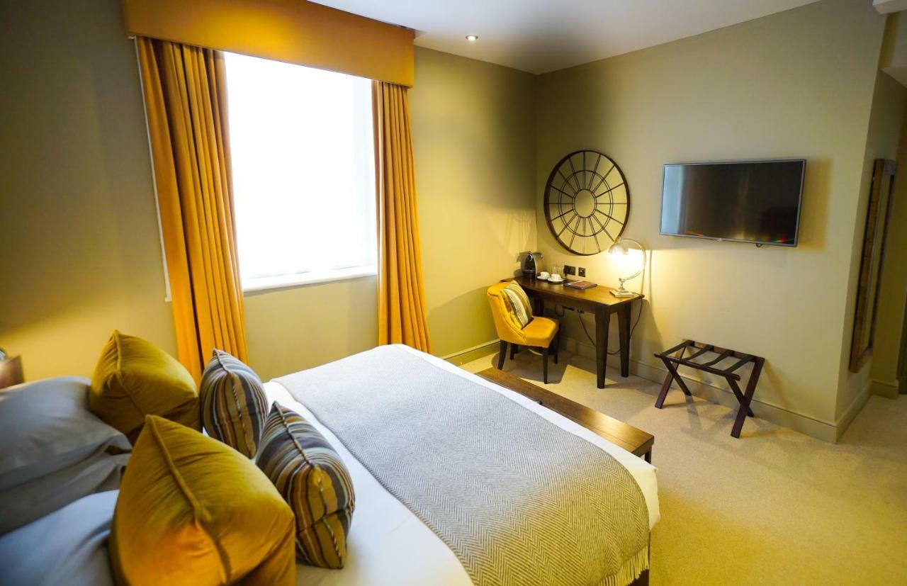 Kings Head Hotel سيرنسيستر المظهر الخارجي الصورة